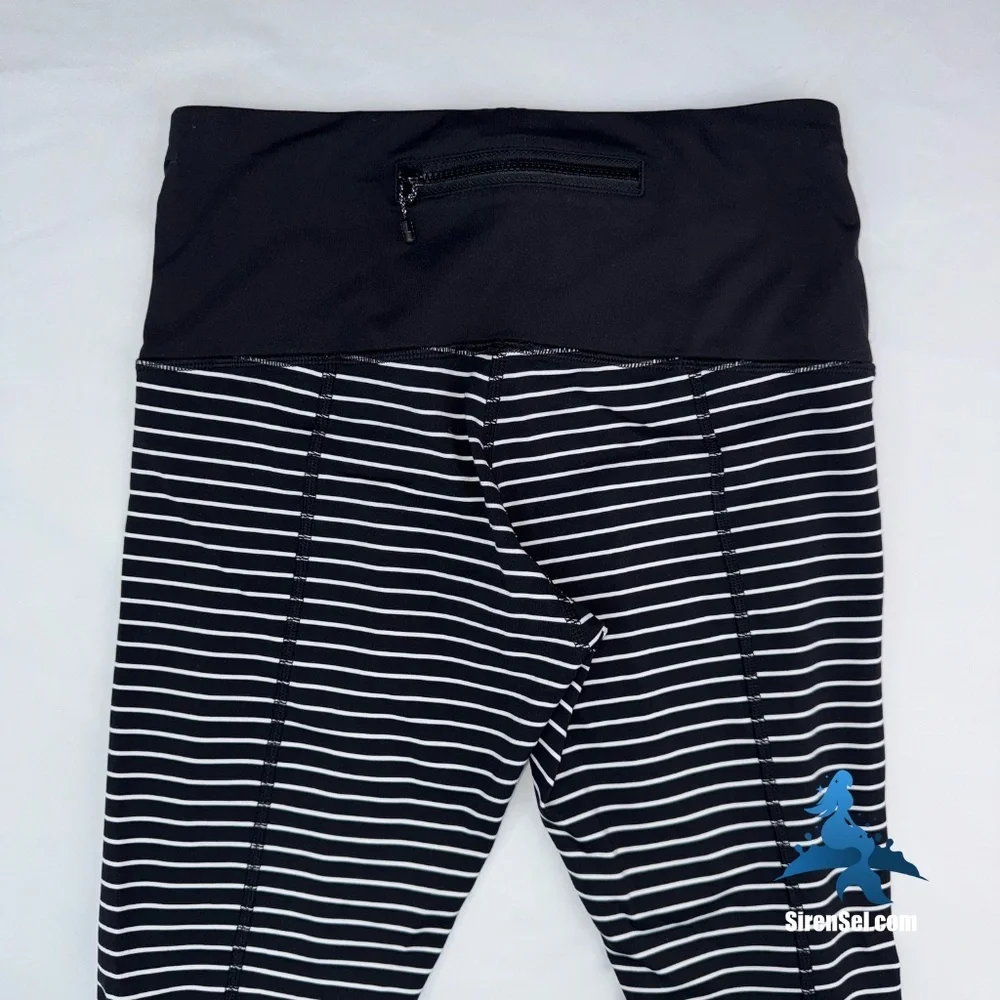 1076 lululemon Runday Crop - Size 4 - Parallel Stripe Black/White - Picture 6 of 14